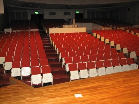 文化センター(ホール・客席側)