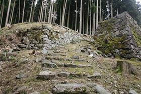 犬鳴御別館の石垣（城跡）