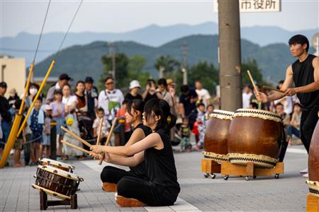 鞍手竜徳高校による和太鼓演奏(2)